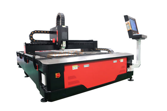 Épaisseur de coupe 0,1-25 mm Machine de découpe au laser métallique avec système d'entraînement au servo-moteur
