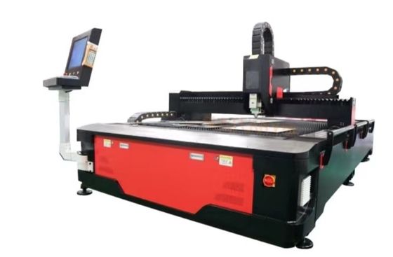 Machine de découpe laser à fibres de précision 10,6um avec système de commande Cypcut - 1500*3000 mm de surface de travail