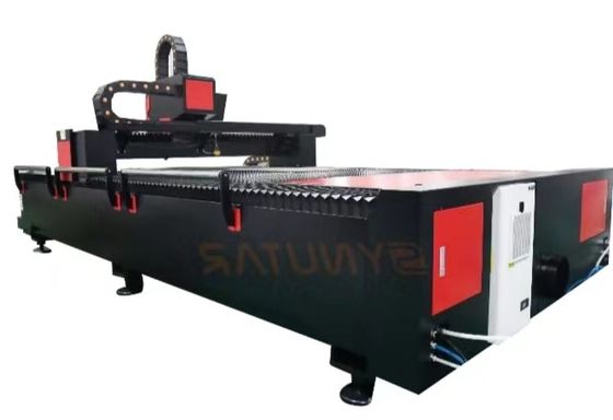 Coupeuse laser à fibres de 1500*3000 mm avec transmission de rack d'engrenage de précision