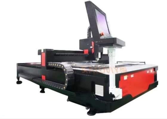 Machine de découpe laser à fibres 1500W-6000W 1500*3000mm Zone de travail 10,6um Longueur d'onde